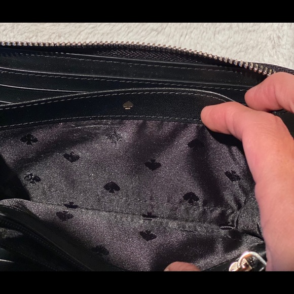 Kate Spade Zip Around Wallet - Carried Once - Picture 8 of 10